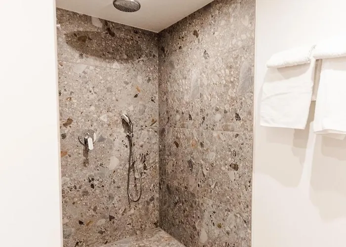 Souterrain Villa-appartements 아파트 Sickte